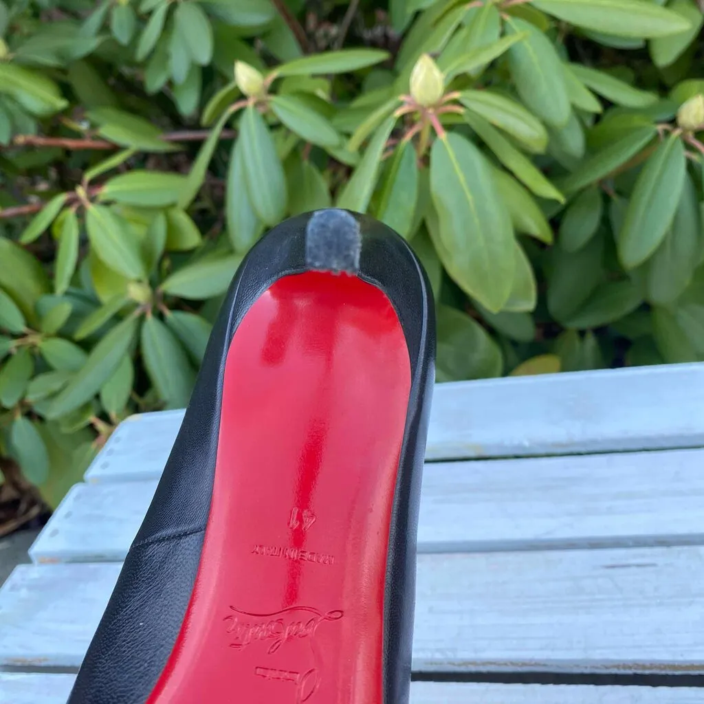 Christian Louboutin Simple Leather Pumps - Size 41