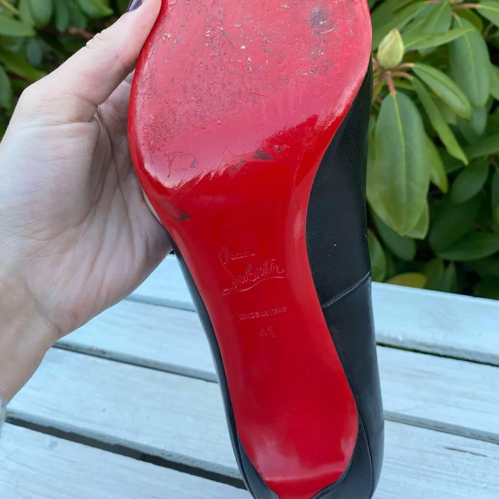 Christian Louboutin Simple Leather Pumps - Size 41