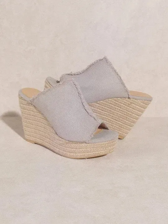 OASIS SOCIETY Simple Bliss - Distressed Linen Wedge